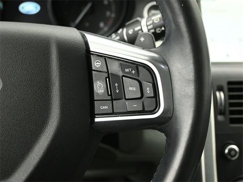Used 2018 Land Rover Discovery Sport HSE Luxury image 26