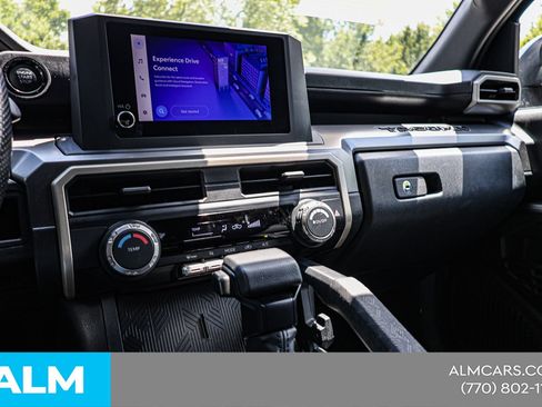 Used 2024 Toyota Tacoma SR5 AWD/4WD image 30
