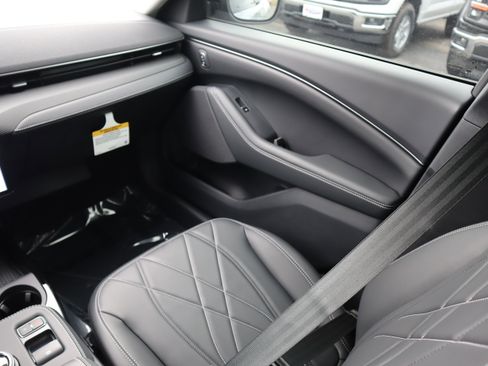 New 2024 Ford Mustang Mach-E Select w/ Comfort Package Lite image 32