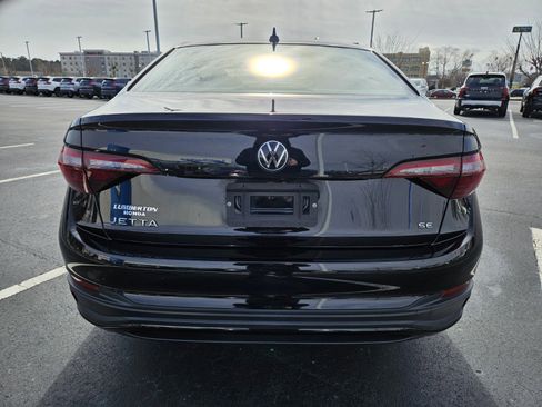Used 2024 Volkswagen Jetta SE image 6