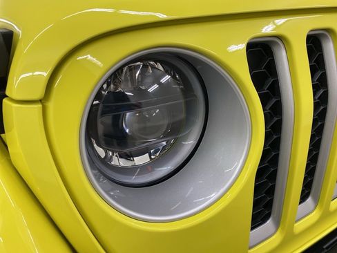 Used 2023 Jeep Wrangler Unlimited Sahara w/ Cold Weather Group image 15