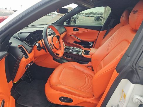 Used 2022 Aston Martin DBX Base image 3