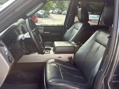 Used 2015 Ford Expedition XLT w/ Equipment Group 202A RWD image 15