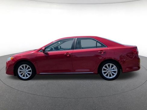 Used 2014 Toyota Camry XLE FWD image 2