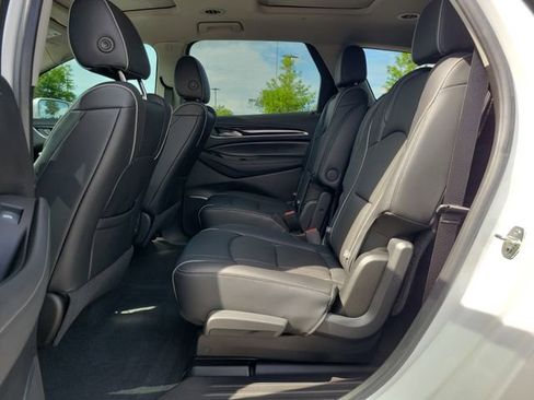 Used 2019 Buick Enclave Avenir w/ Avenir Technology Package AWD/4WD image 11