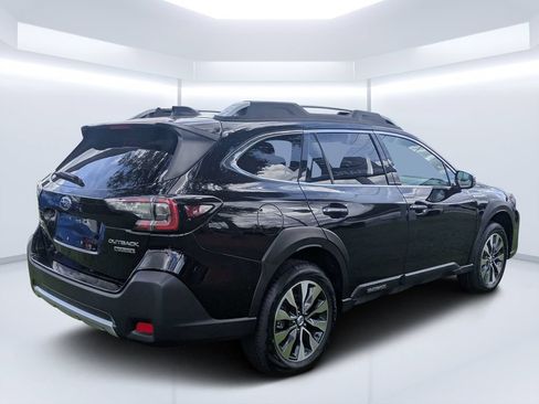 Used 2023 Subaru Outback Touring AWD/4WD image 3