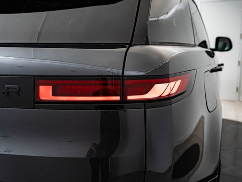 New 2026 Land Rover Range Rover Sport SE AWD/4WD image 9