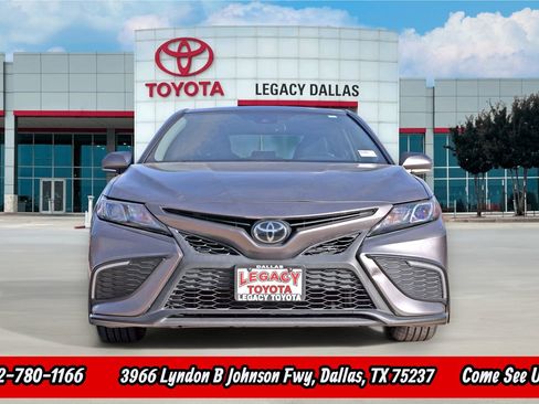 Used 2023 Toyota Camry SE w/ Convenience Package image 3
