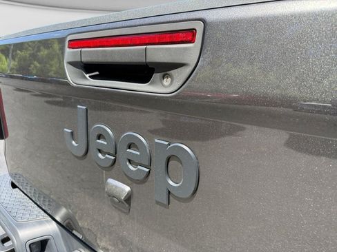 Used 2023 Jeep Gladiator Sport AWD/4WD image 17