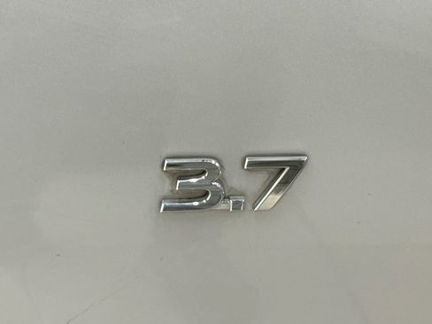 Used 2015 INFINITI Q40 w/ Navigation Package RWD image 39