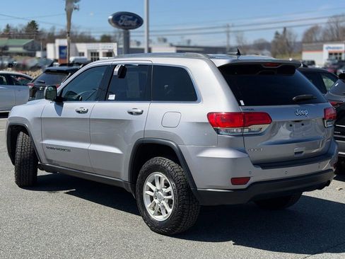 Used 2018 Jeep Grand Cherokee Laredo image 3