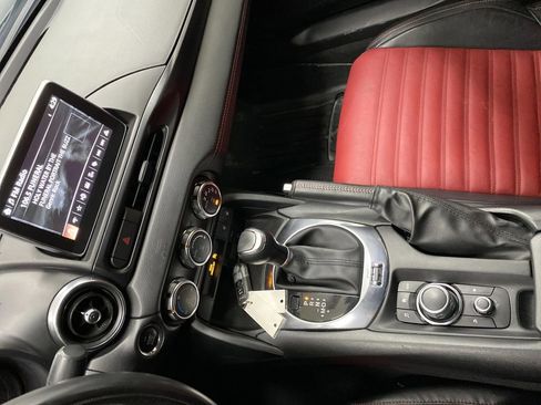 Used 2020 FIAT 124 Spider Abarth w/ Convenience Group image 25