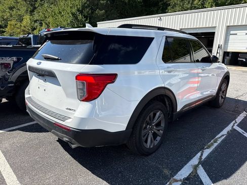 Used 2023 Ford Explorer XLT w/ Equipment Group 202A AWD/4WD image 19