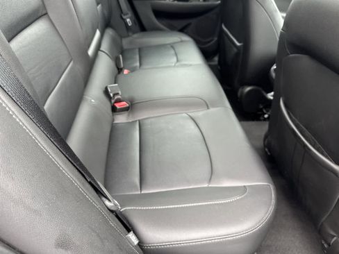 Used 2017 Chevrolet Malibu LT w/ Leather Package image 17