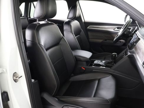 Used 2022 Volkswagen Atlas Cross Sport SE FWD image 30