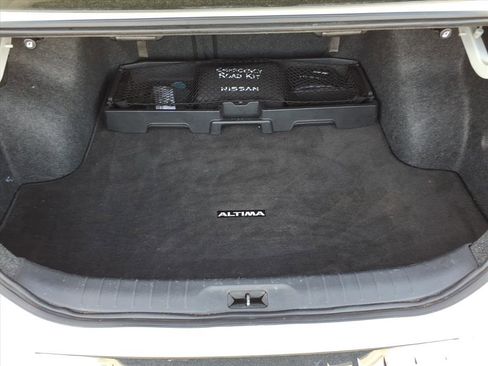 Used 2023 Nissan Altima 2.5 SR w/ SR Premium Package image 10