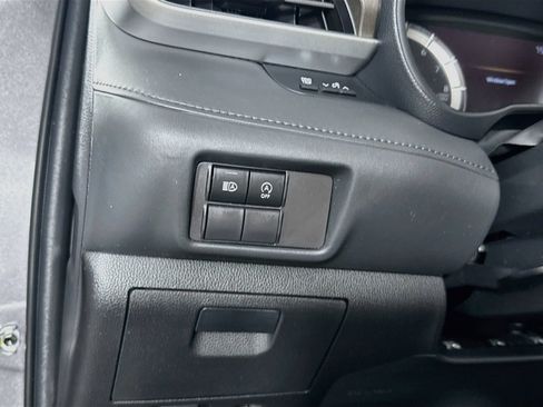 Used 2023 Toyota Highlander L FWD image 11