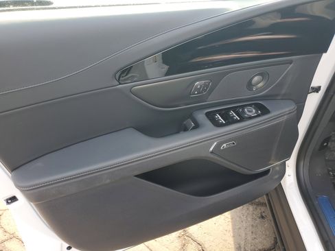 New 2026 Lincoln Nautilus Reserve image 8