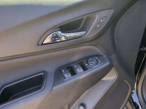 Used 2023 Chevrolet Equinox RS w/ RS Leather Package image 13