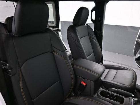 New 2026 Jeep Wrangler Sahara AWD/4WD image 17