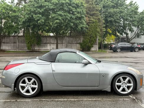 Used 2004 Nissan 350Z Touring image 11