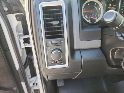 Used 2016 RAM 3500 SLT AWD/4WD image 22