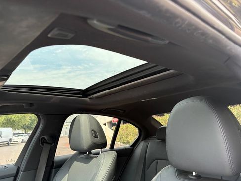 Used 2019 BMW 330i Sedan w/ Convenience Package RWD image 10