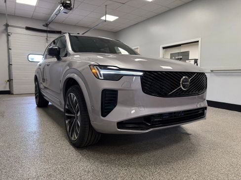 Used 2026 Volvo XC90 B6 Ultra w/ Protection Package Premier image 5