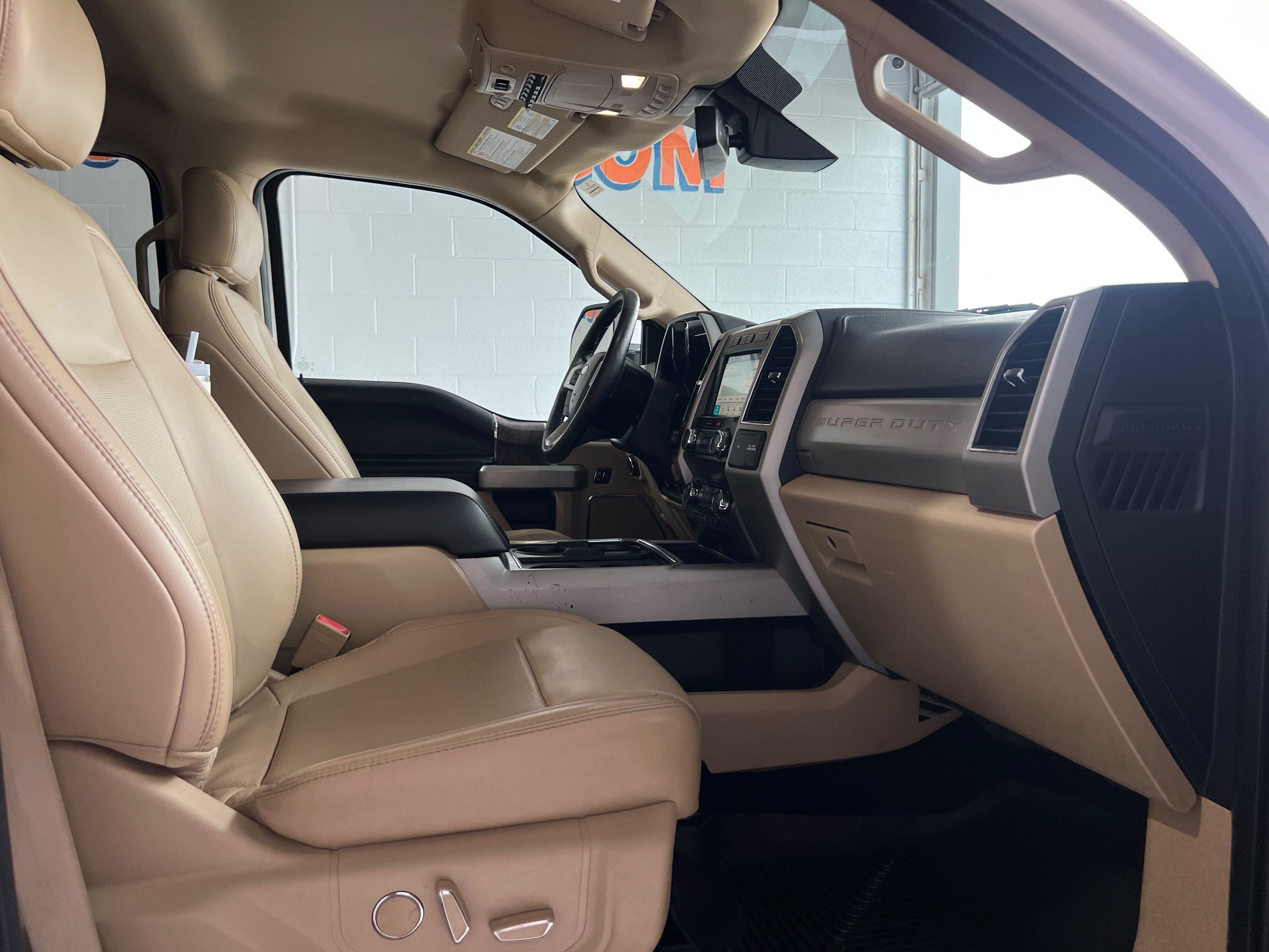 Used 2019 Ford F250 Lariat w/ Lariat Ultimate Package AWD/4WD image 17