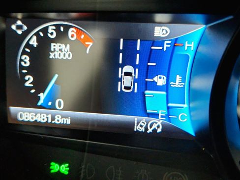 Used 2020 Ford Edge SEL FWD image 29