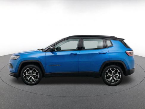 Used 2025 Jeep Compass Limited AWD/4WD image 4