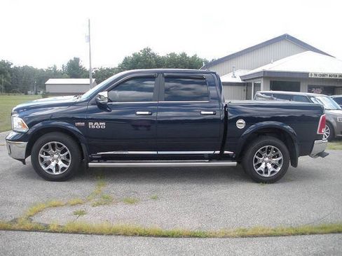 Used 2017 RAM 1500 Limited AWD/4WD image 2