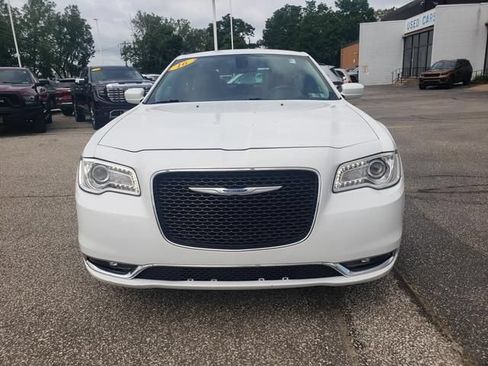 Used 2016 Chrysler 300 Limited w/ Driver Convenience Group AWD/4WD image 9