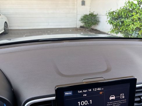 Used 2025 Hyundai Venue SEL FWD image 17