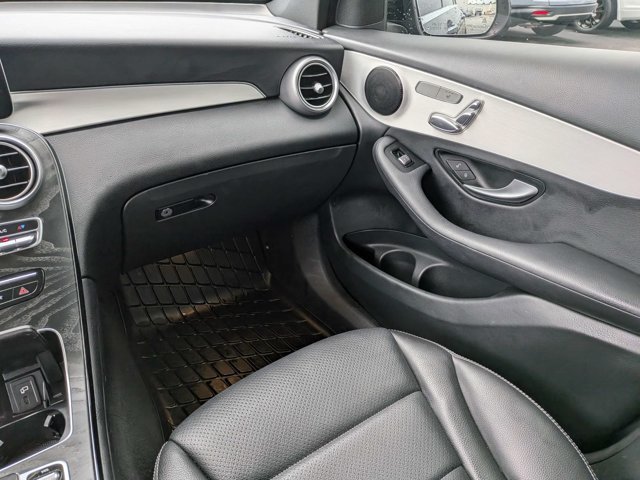 Used 2021 Mercedes-Benz GLC 300 image 17
