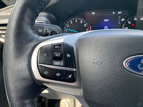 Used 2021 Ford Explorer XLT w/ Equipment Group 202A image 19