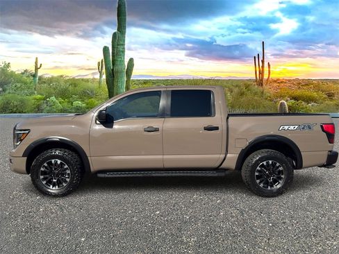 Used 2021 Nissan Titan PRO-4X image 8