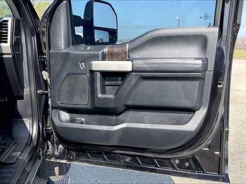 Used 2020 Ford F250 Lariat w/ Lariat Ultimate Package image 29