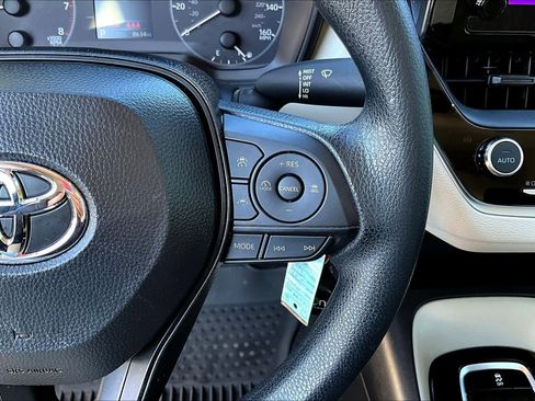 Certified 2025 Toyota Corolla LE image 23