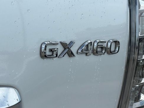 Used 2023 Lexus GX 460 Luxury w/ Accessory Package AWD/4WD image 9