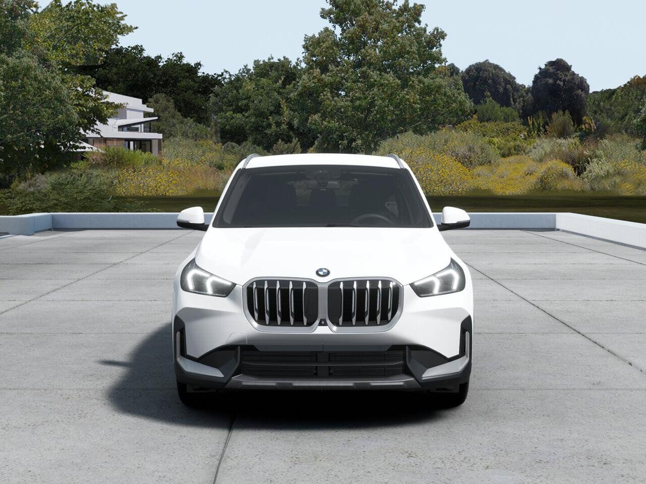 Used 2027 BMW X1 xDrive28i AWD/4WD image 3