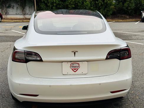 Used 2018 Tesla Model 3 image 9
