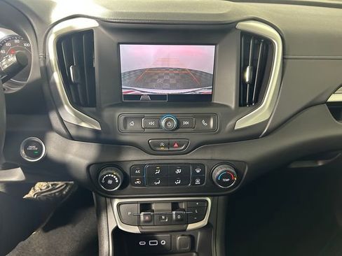 Used 2023 GMC Terrain SLE image 23