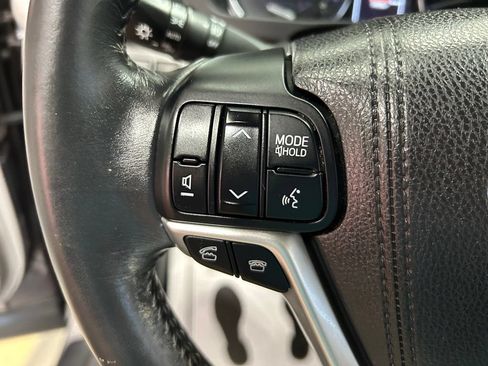 Used 2015 Toyota Highlander XLE AWD/4WD image 15
