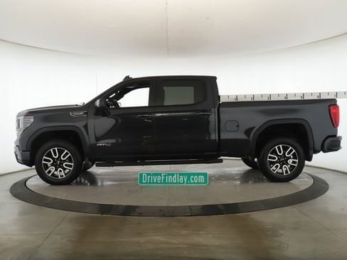 Used 2023 GMC Sierra 1500 AT4 w/ Technology Package image 9