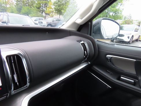 New 2025 Ford Expedition Platinum w/ Driver's Package image 13