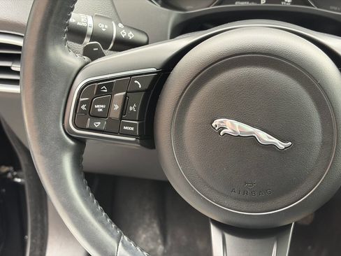 Used 2018 Jaguar F-PACE Premium AWD/4WD image 29