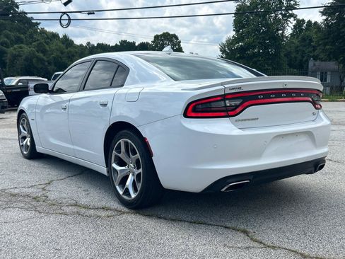 Used 2016 Dodge Charger R/T w/ Plus Group RWD image 3