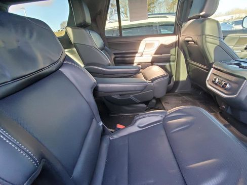 Used 2025 Ford Expedition Platinum w/ Stealth Performance Package image 6