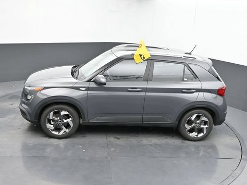 Used 2025 Hyundai Venue SEL FWD image 31
